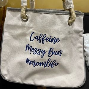 Cute mommy tote for a picnic 🥰